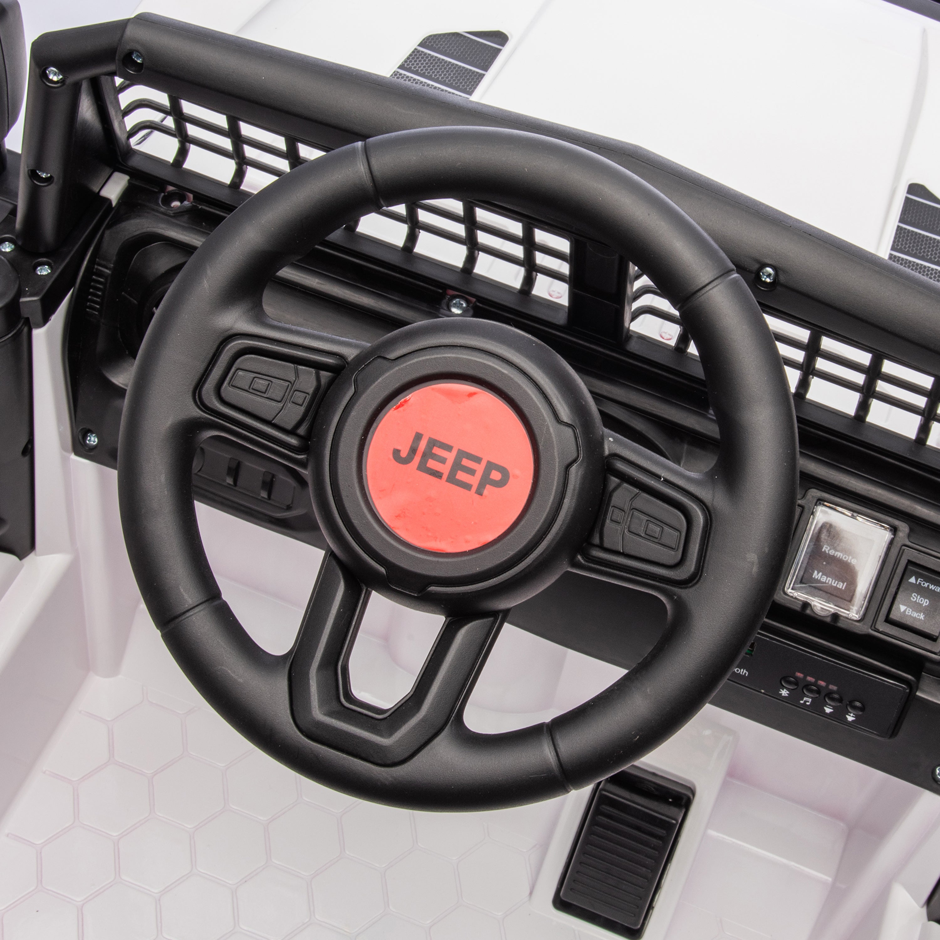 12V Freddo Ranger 4x4 Ride On - White - Image 7
