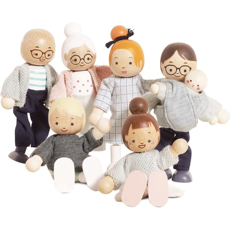 7 Piece Dollhouse Family Wooden Dolls