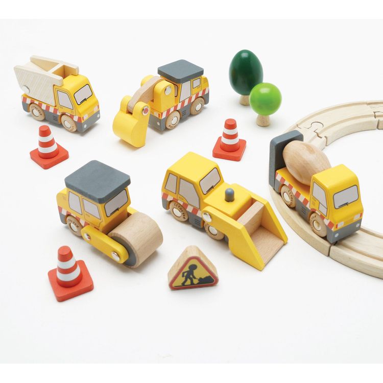 7 Piece Wood Construction Toy Cars, Trucks & Diggers Set - Image 6