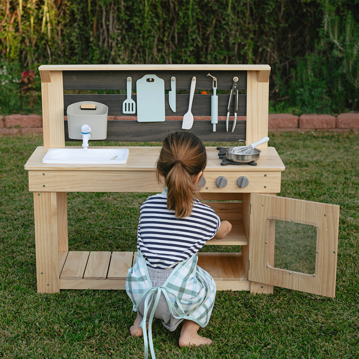Alternative view of Backyard Chef Mud Kitchen
