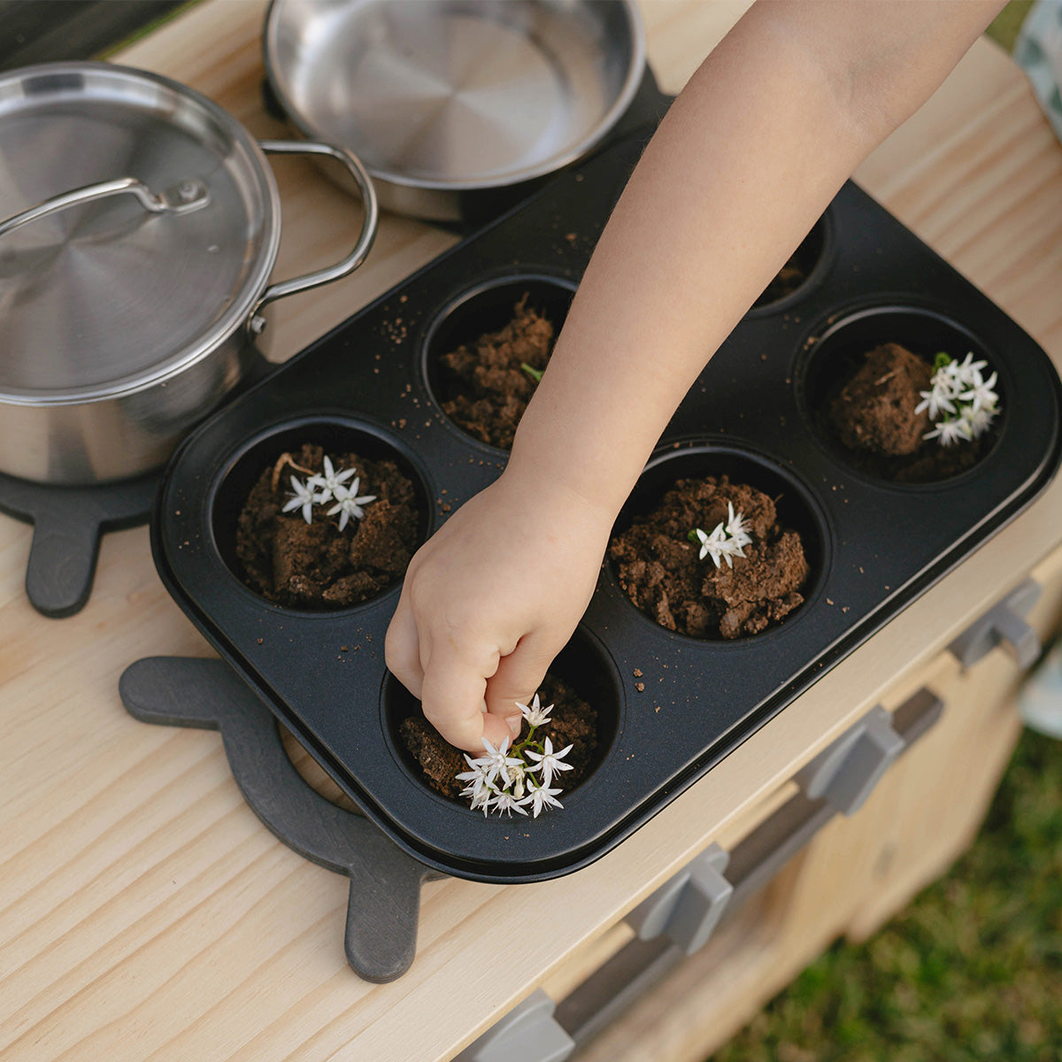 Backyard Chef Mud Kitchen - Image 5