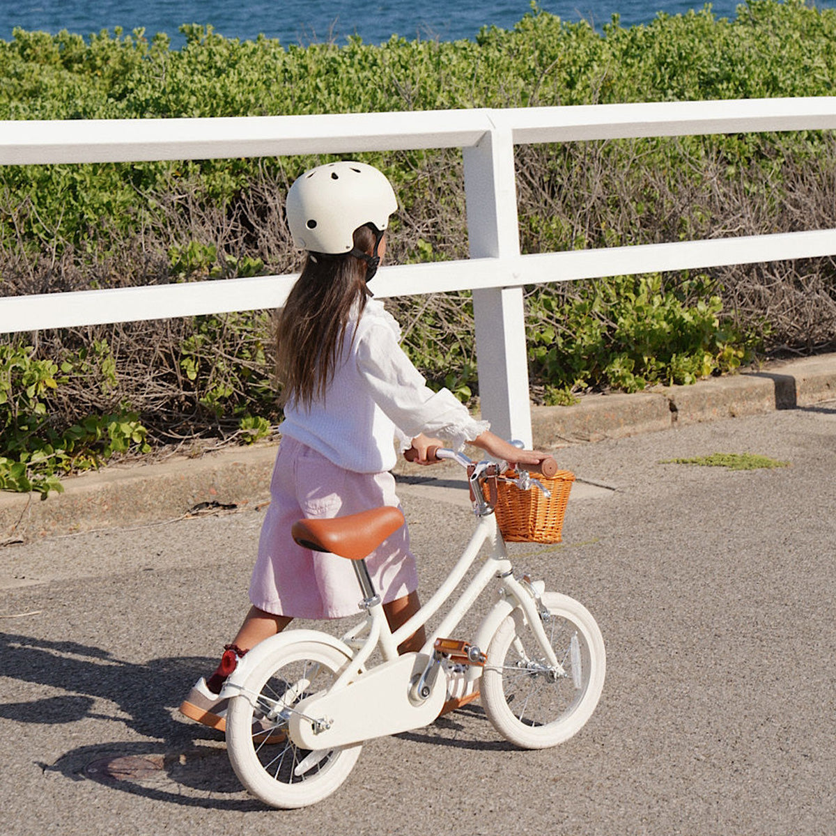 Banwood 14" Classic Bike - Cream - Image 2