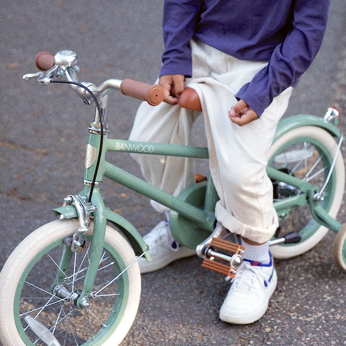 Banwood 14" Classic Bike - Forest - Image 3