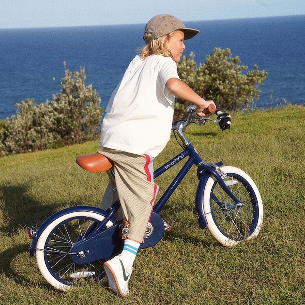 Banwood 14" Classic Bike - Navy - Image 3