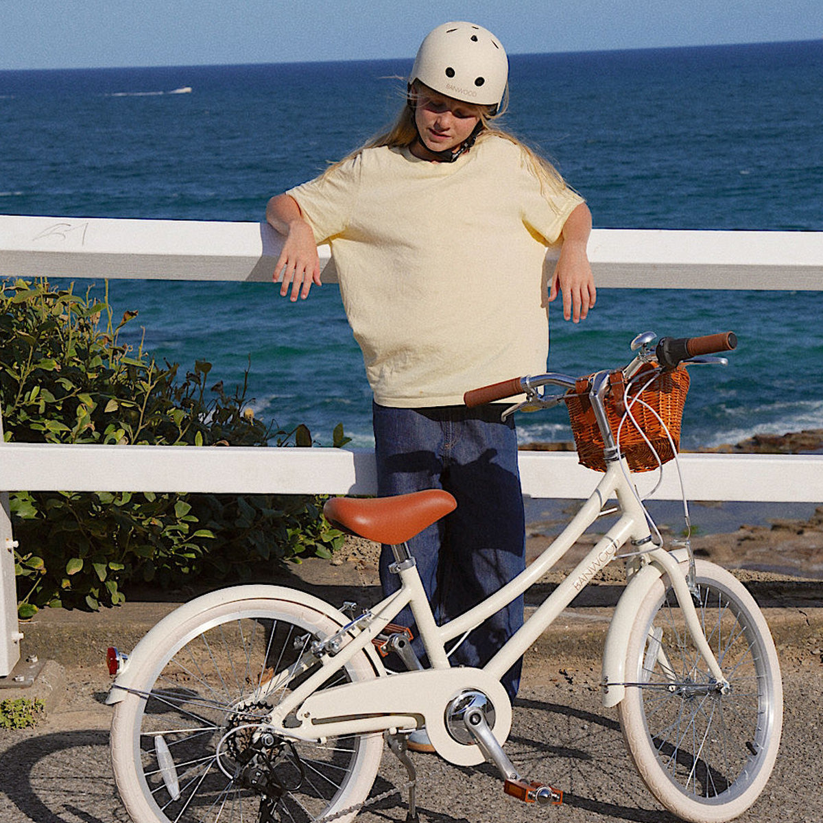 Banwood 20" Classic Bike - Cream - Image 2