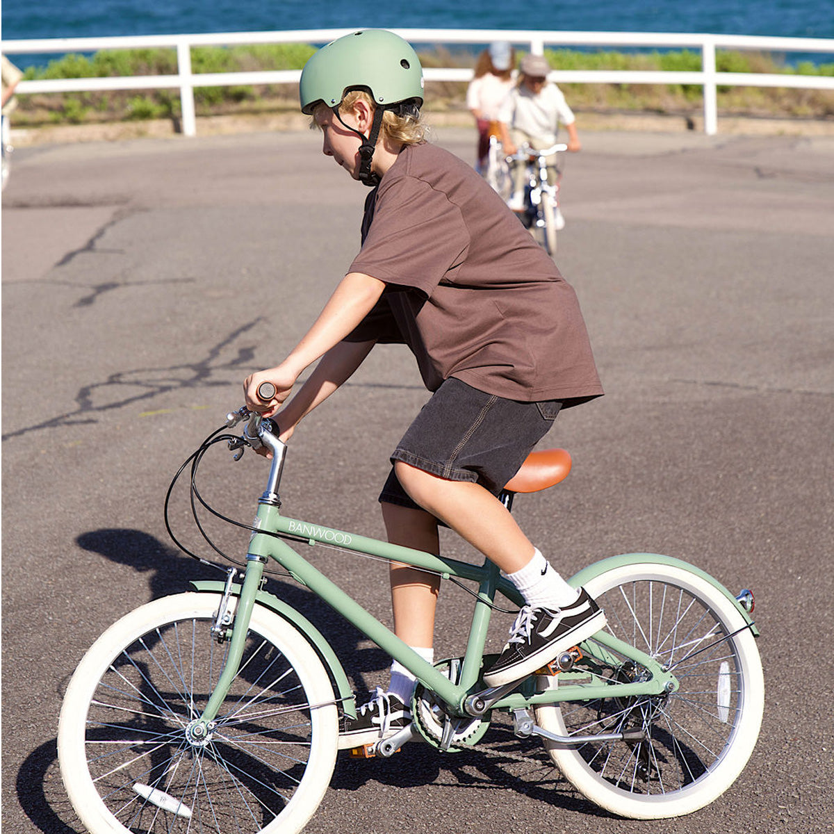 Banwood 20" Classic Bike - Forest - Image 2