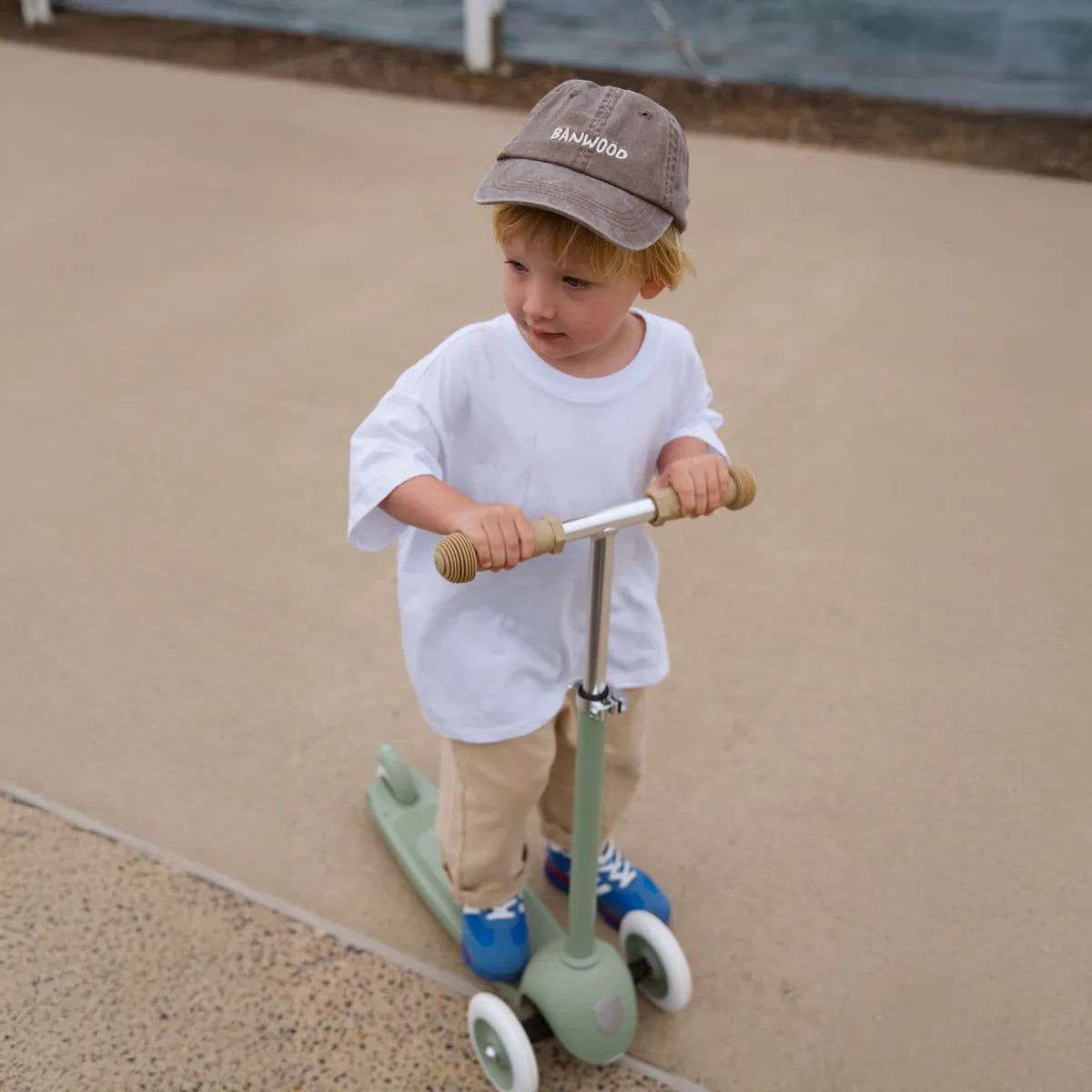 Banwood Eco Scooter - Olive - Image 3