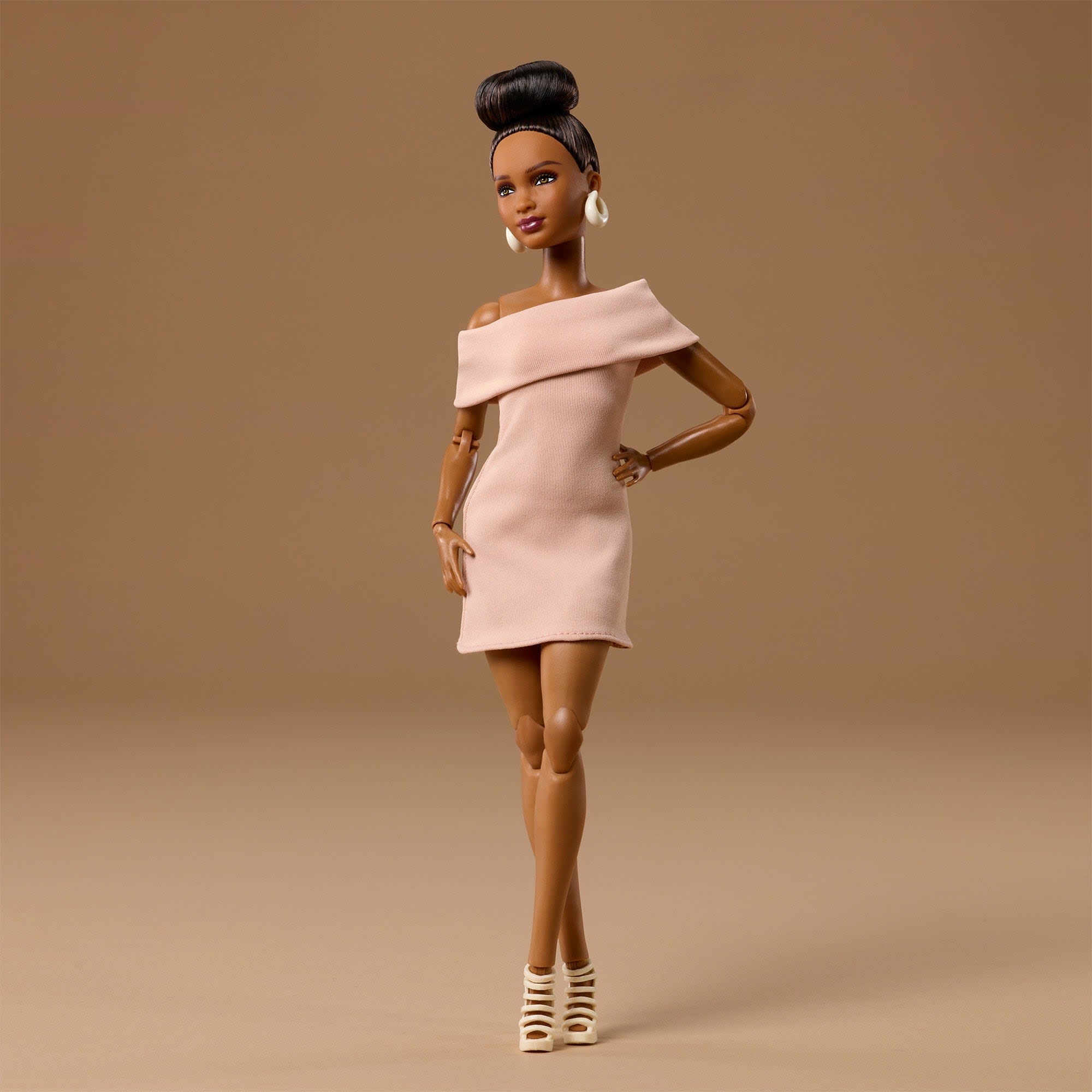 Barbie Basics 2026 Neutrals Series, Model 08 - Image 3