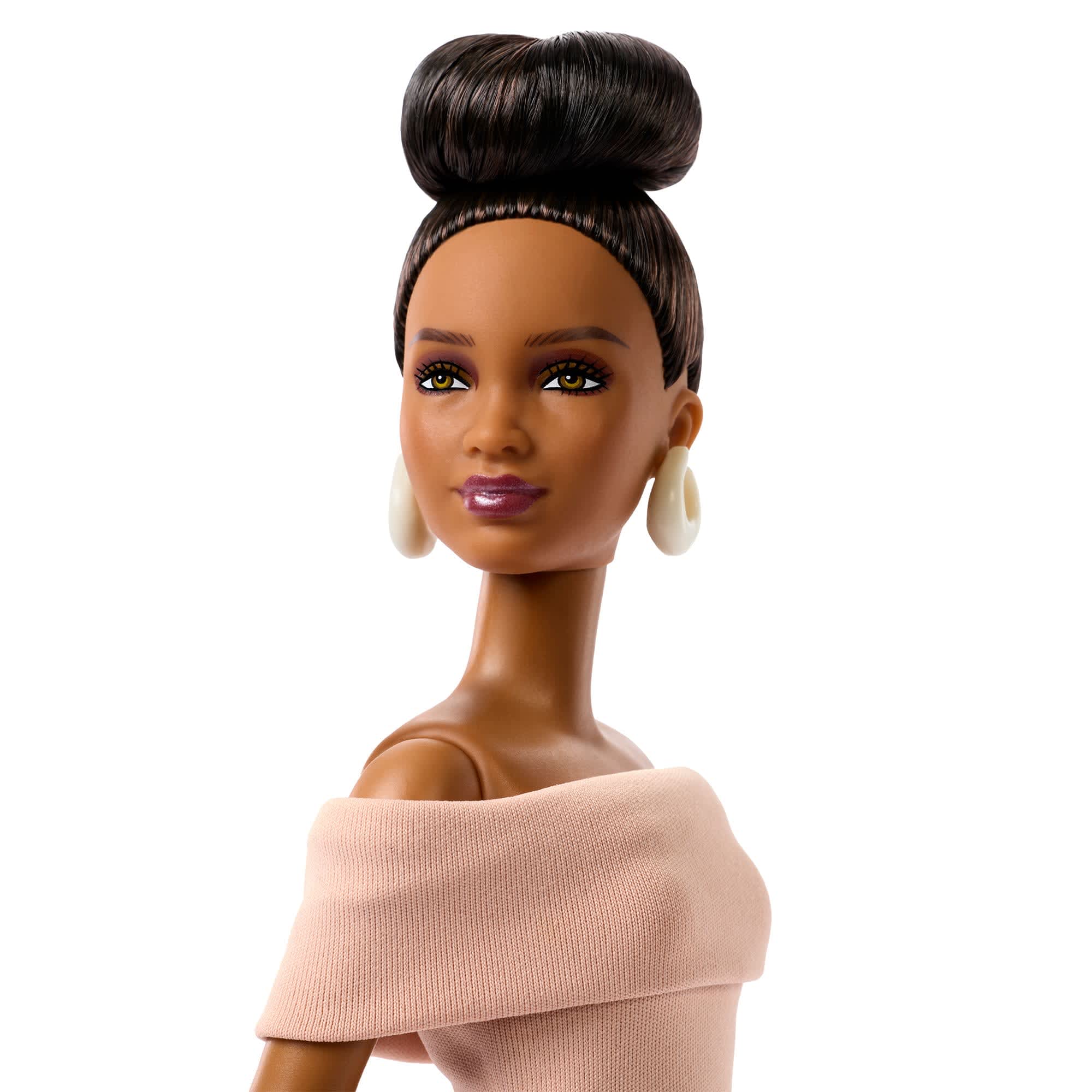 Barbie Basics 2026 Neutrals Series, Model 08 - Image 4