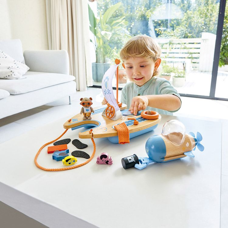 Ben's Eco Catamaran Playset - Image 3
