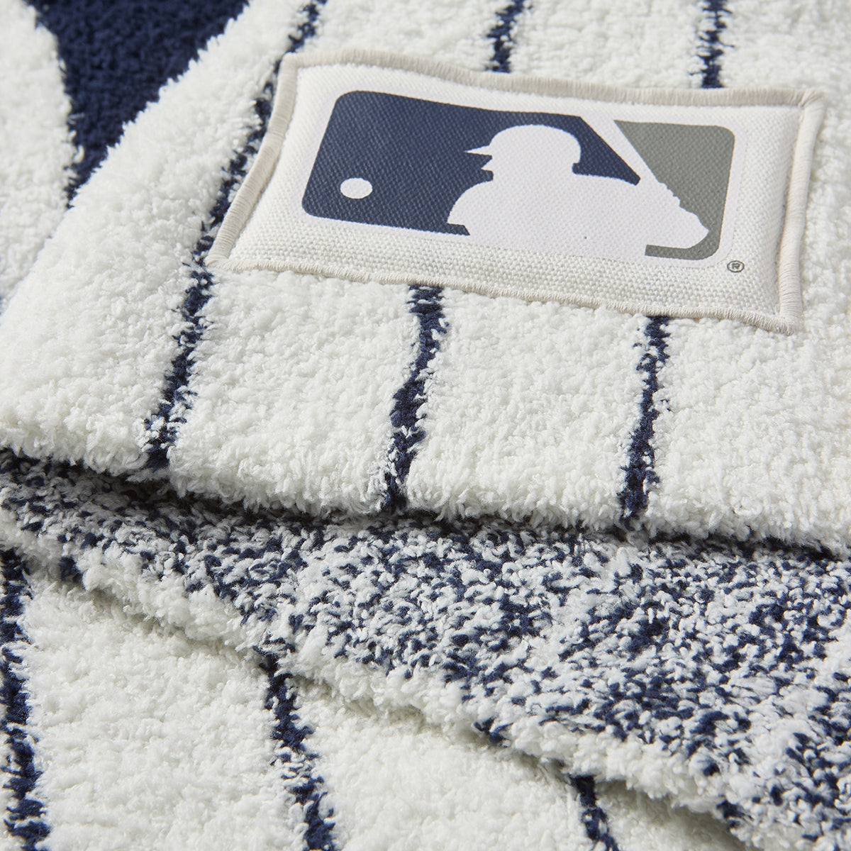 Alternative view of CozyChic New York Yankees Stroller Blanket - 30"x40"