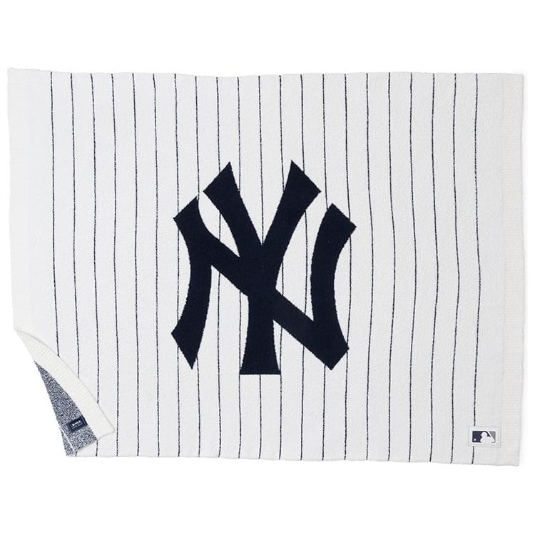 CozyChic New York Yankees Throw - Image 3