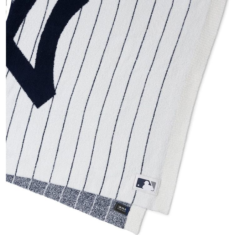 CozyChic New York Yankees Throw - Image 4