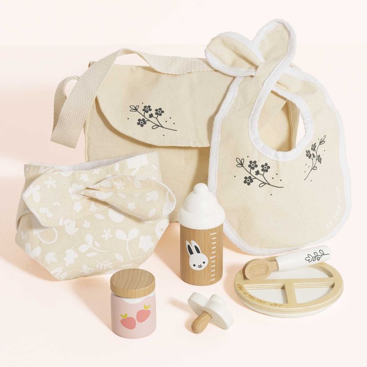 Dolls Nursing Kit & Bag - 8 Pieces - Image 3