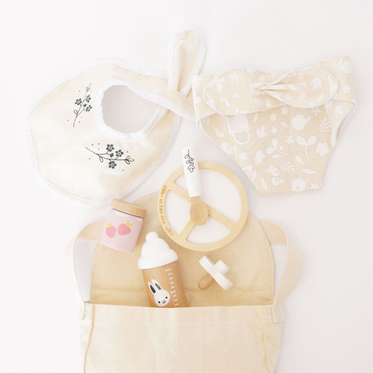 Dolls Nursing Kit & Bag - 8 Pieces - Image 7