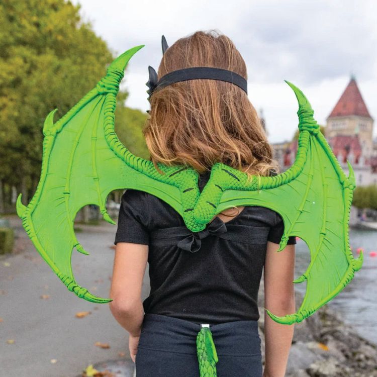 Alternative view of Dragon Wings - Green