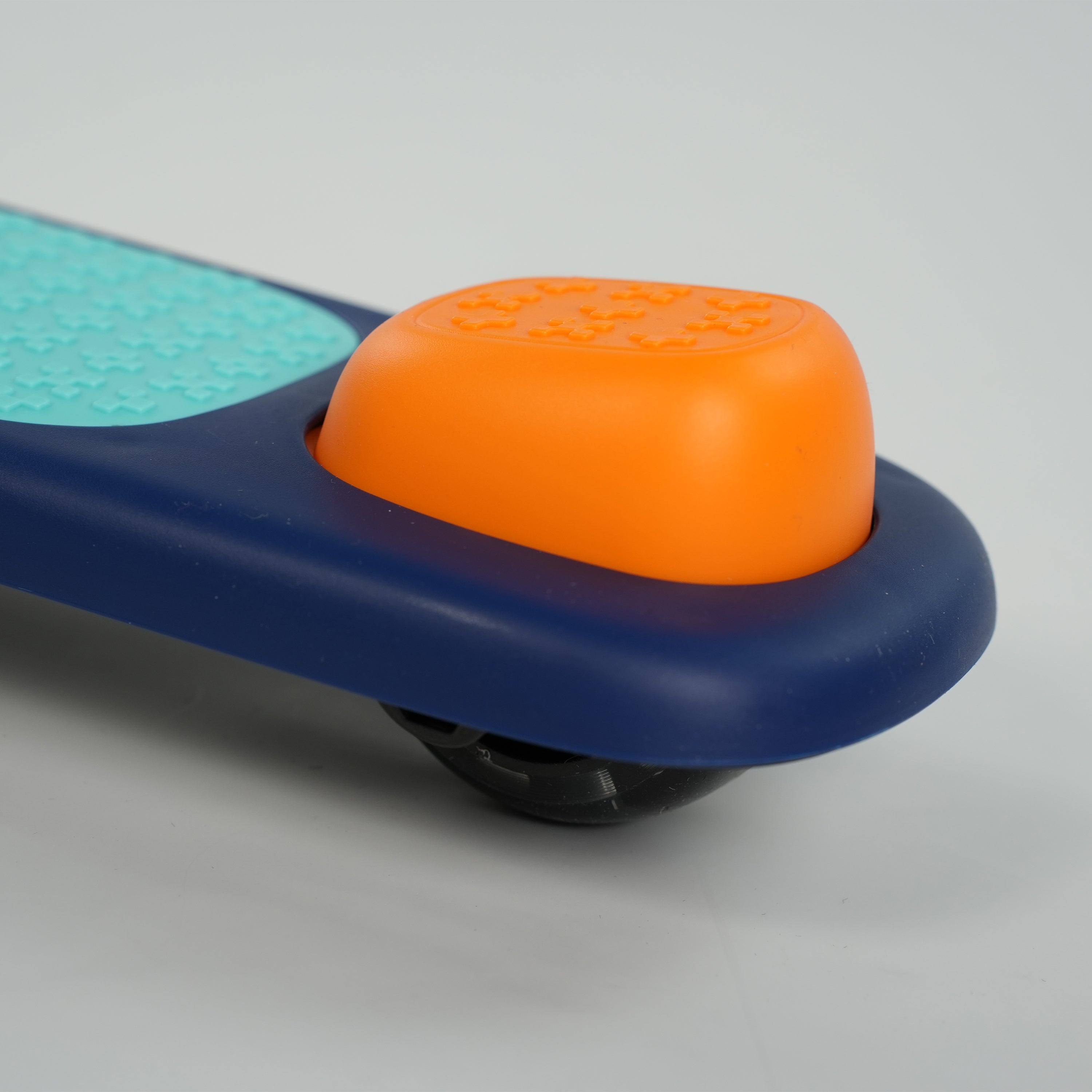 Freddo Poker Face Scooter - Blue - Image 3