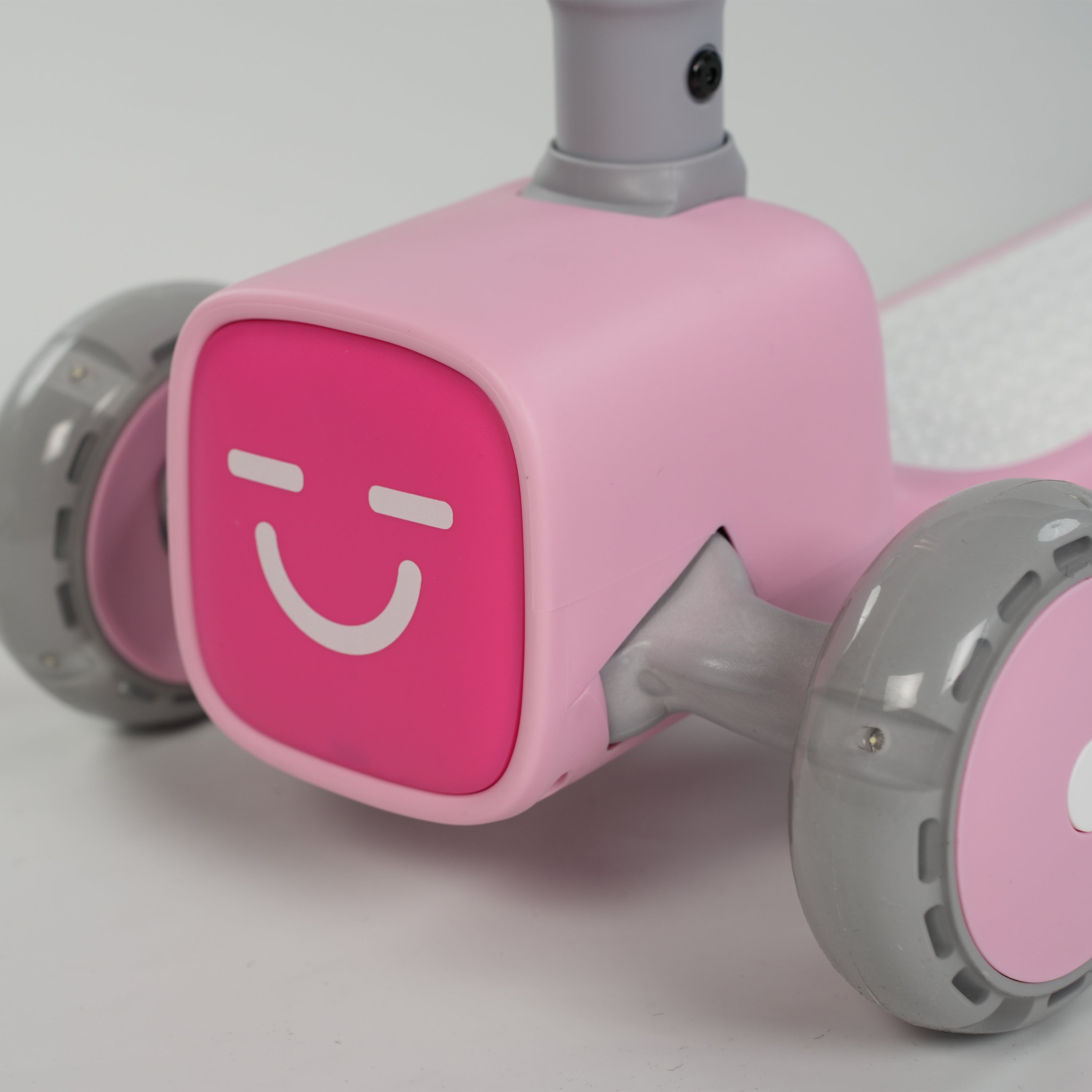 Freddo Poker Face Scooter - Pink - Image 3