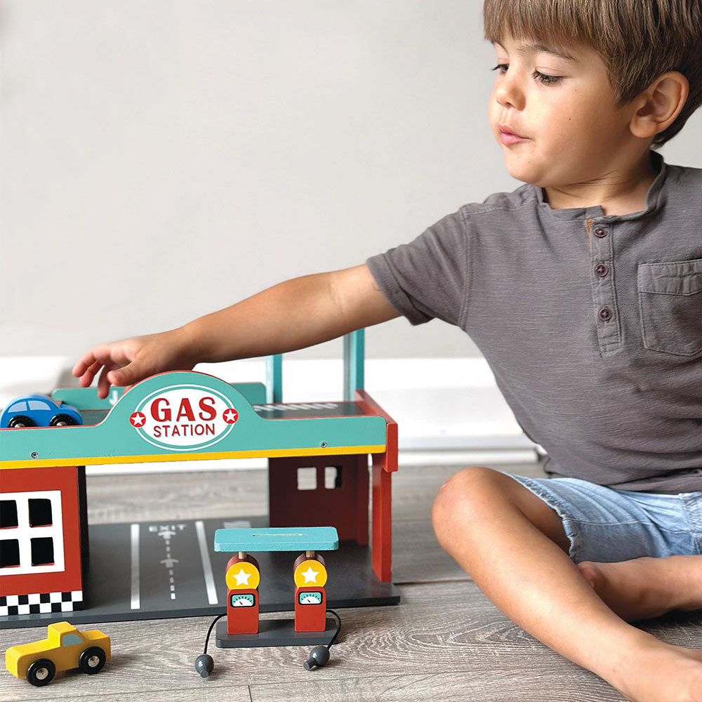 Alternative view of Gas Station Playset