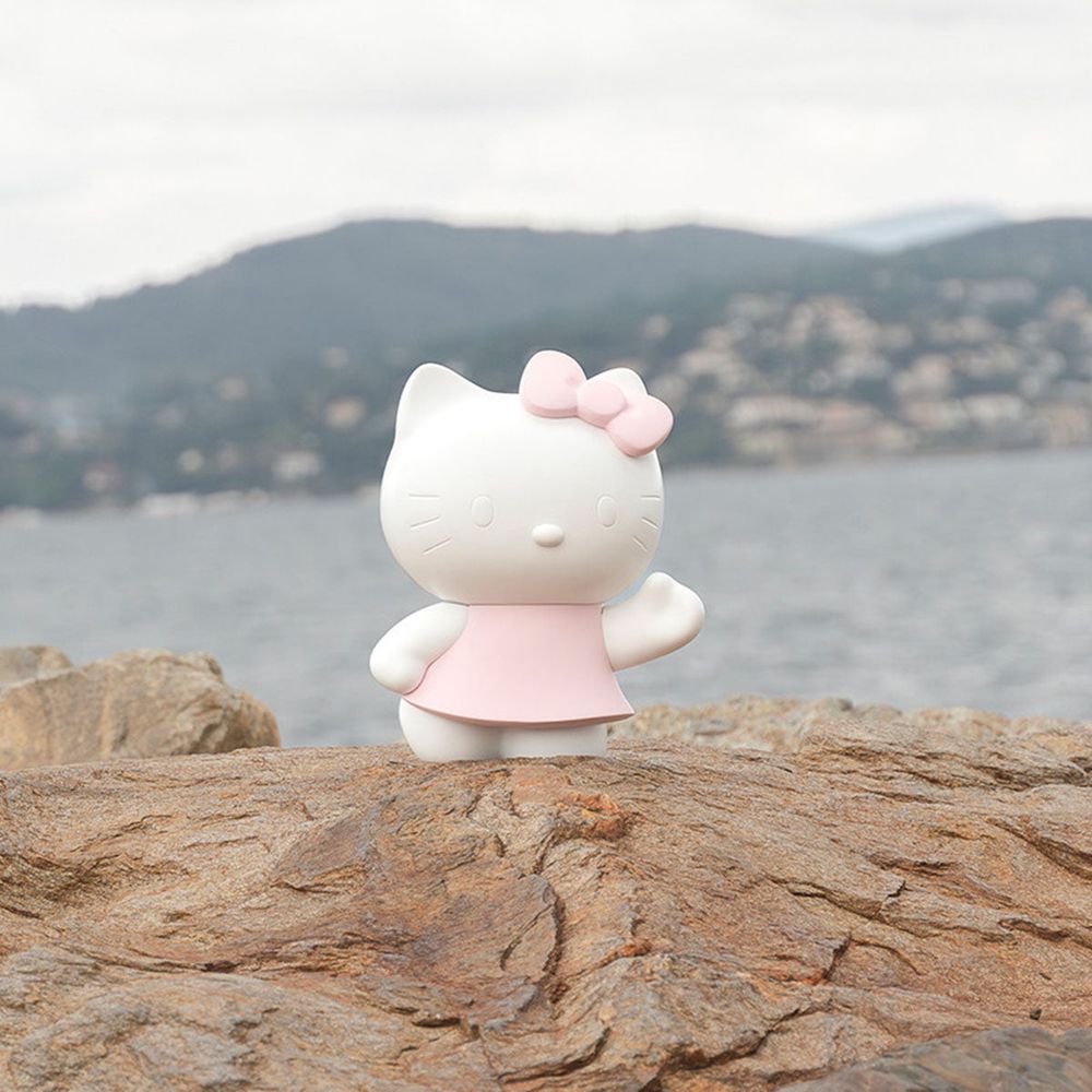 Alternative view of Hello Kitty Figure in Pink Robe - 10.6"