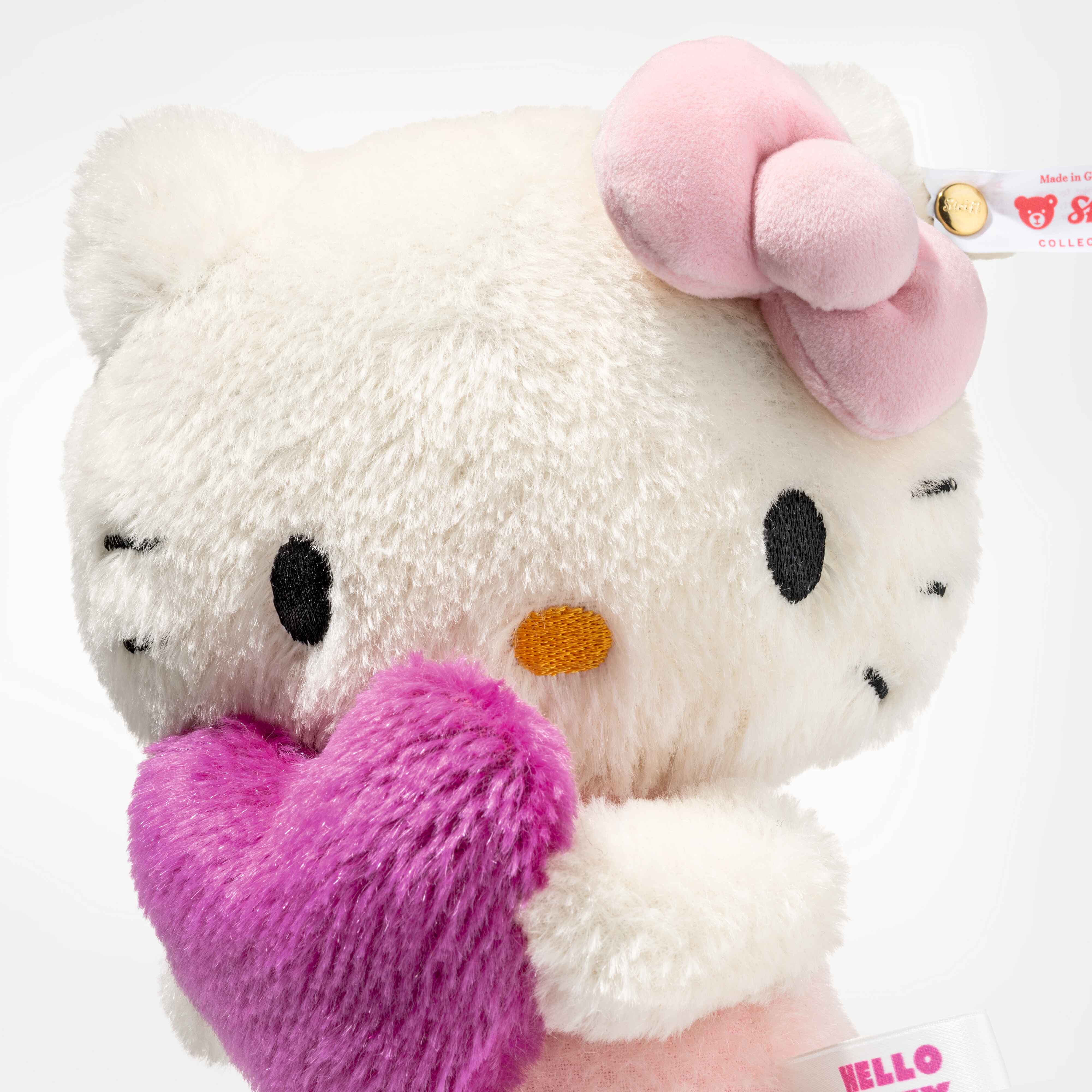 Alternative view of Hello Kitty with Heart Plush Limited Edition