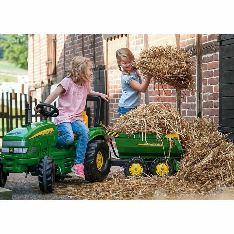 Alternative view of John Deere Water Tanker