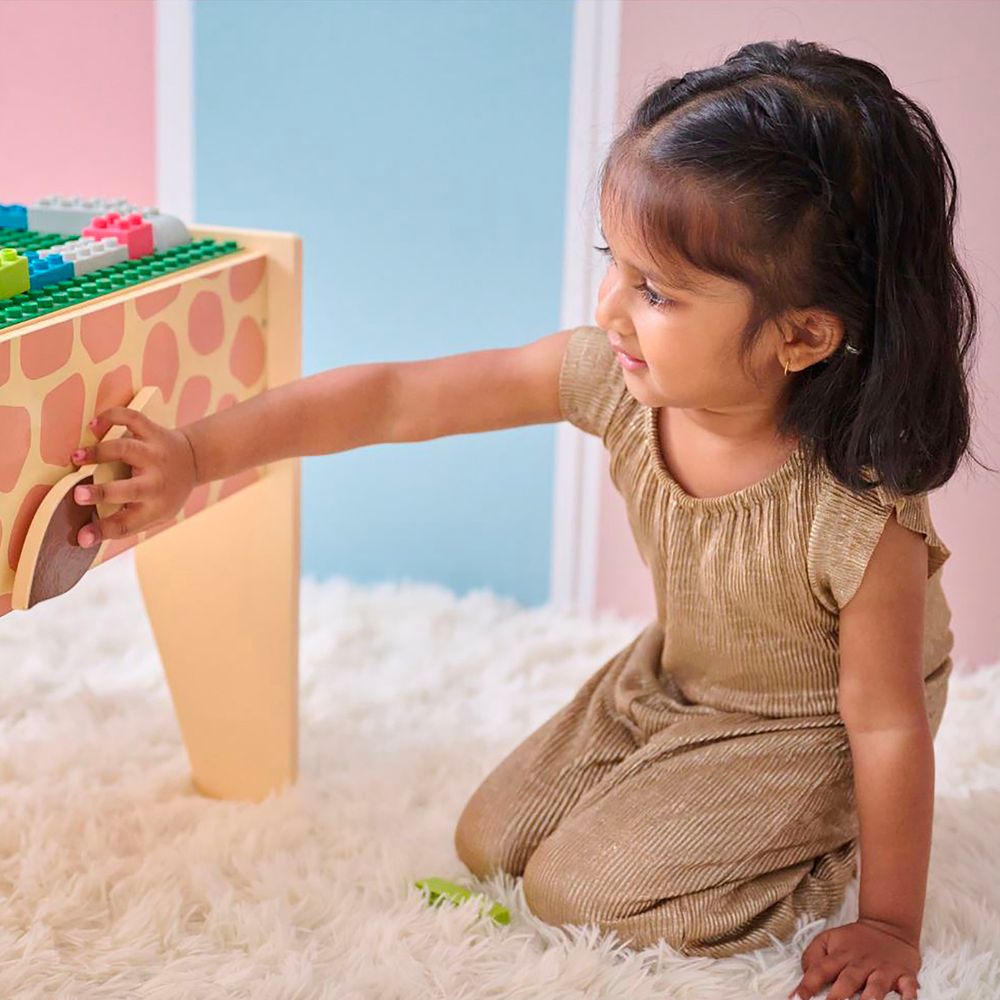 Jungle Giraffe 2-in-1 Wooden Activity Table + 23 Accessories & 1 Car - Image 7