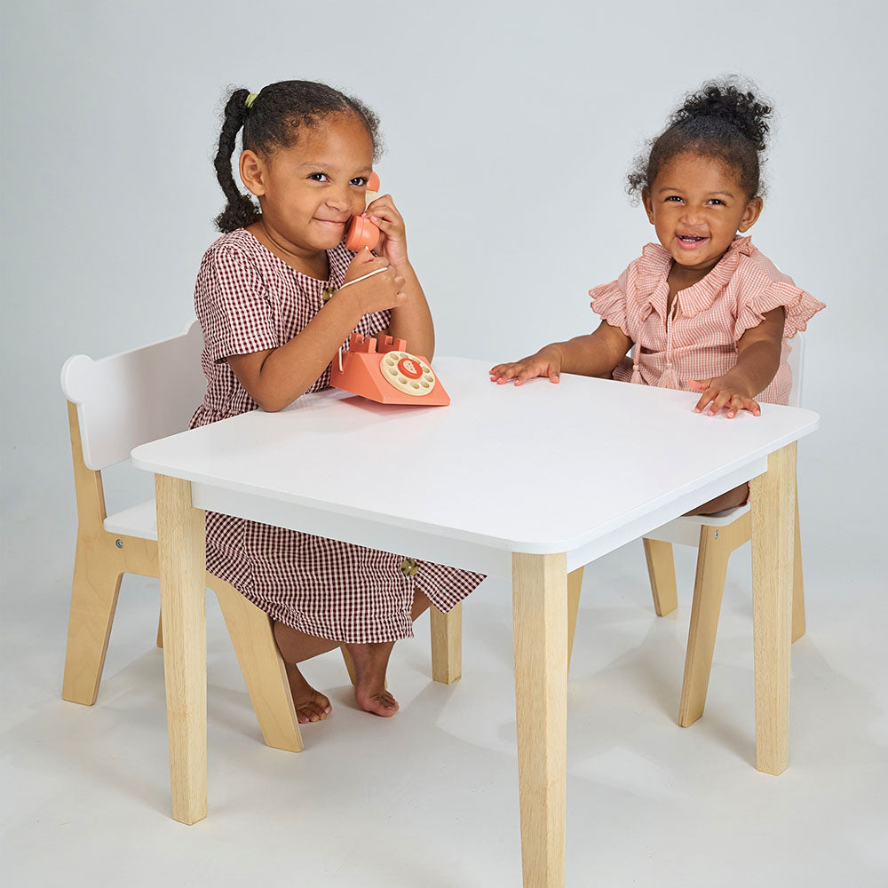 Kid's Table and Chair Set - Image 3