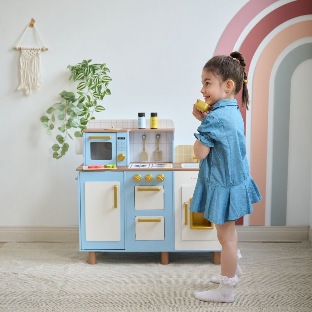Alternative view of Little Chef Hampton Wooden Play Kitchen with Ice Dispenser & Sink - Blue