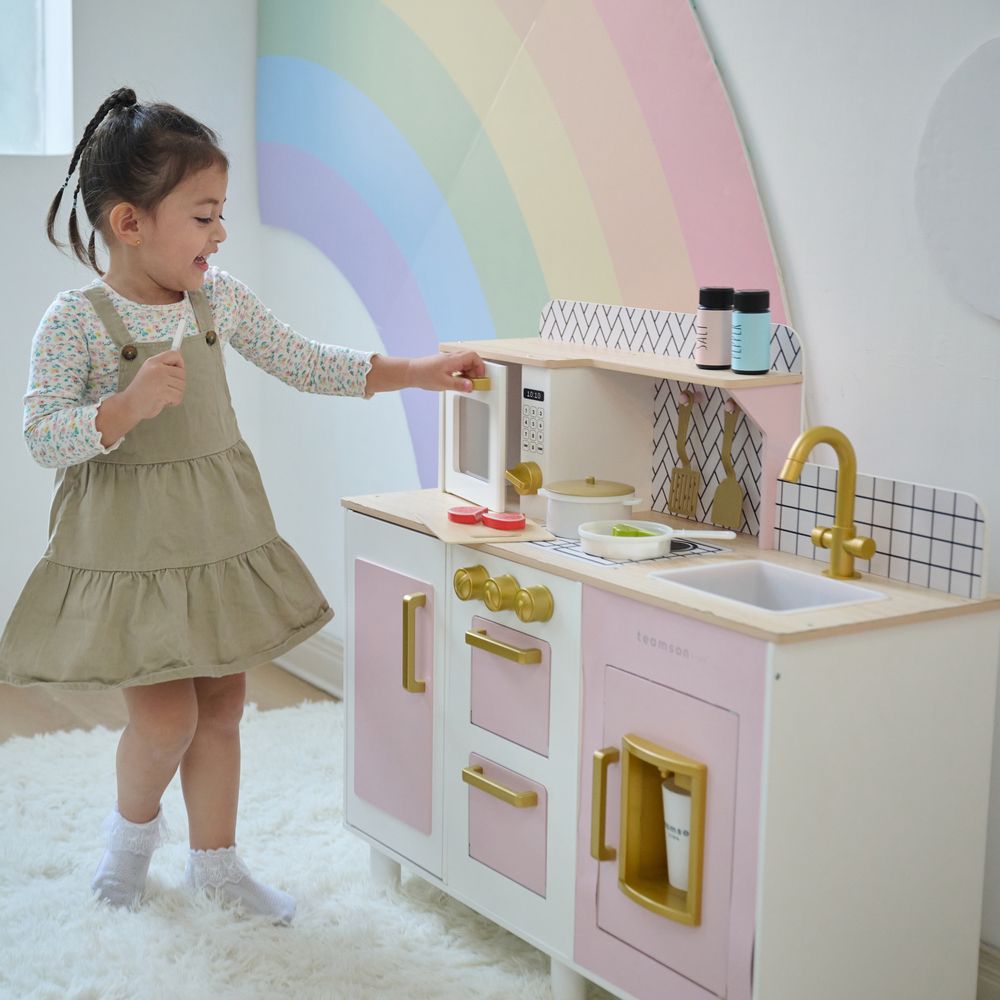 Alternative view of Little Chef Hampton Wooden Play Kitchen with Ice Dispenser & Sink - Pink