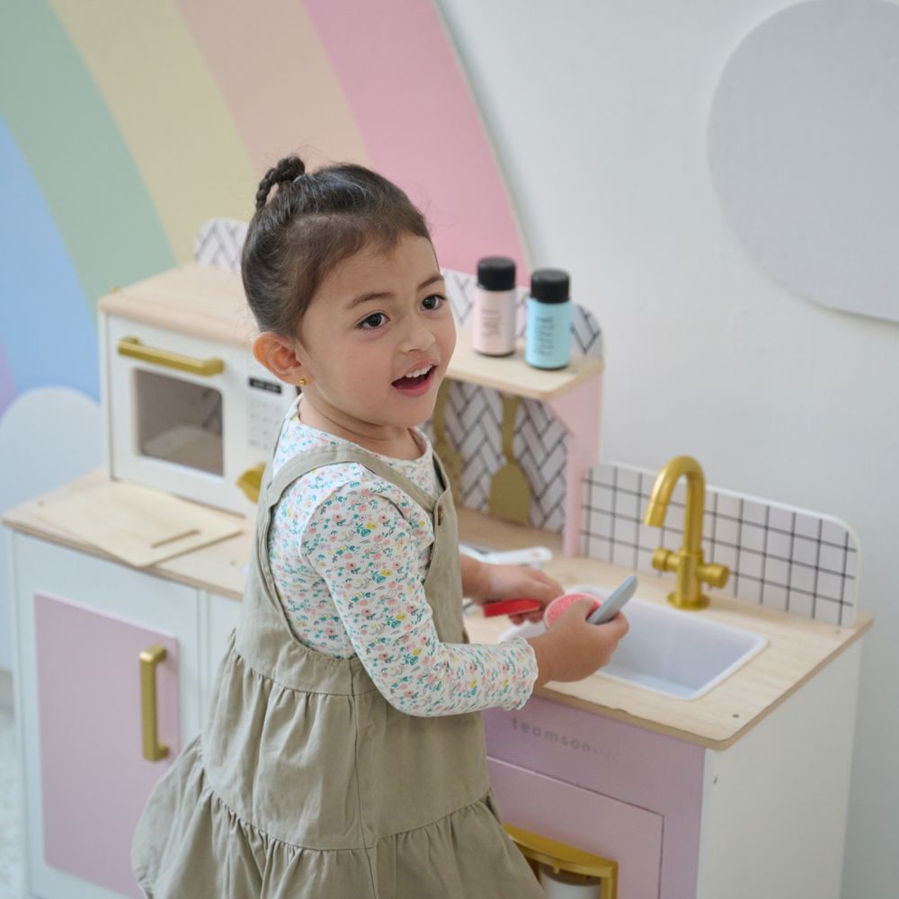 Little Chef Hampton Wooden Play Kitchen with Ice Dispenser & Sink - Pink - Image 6