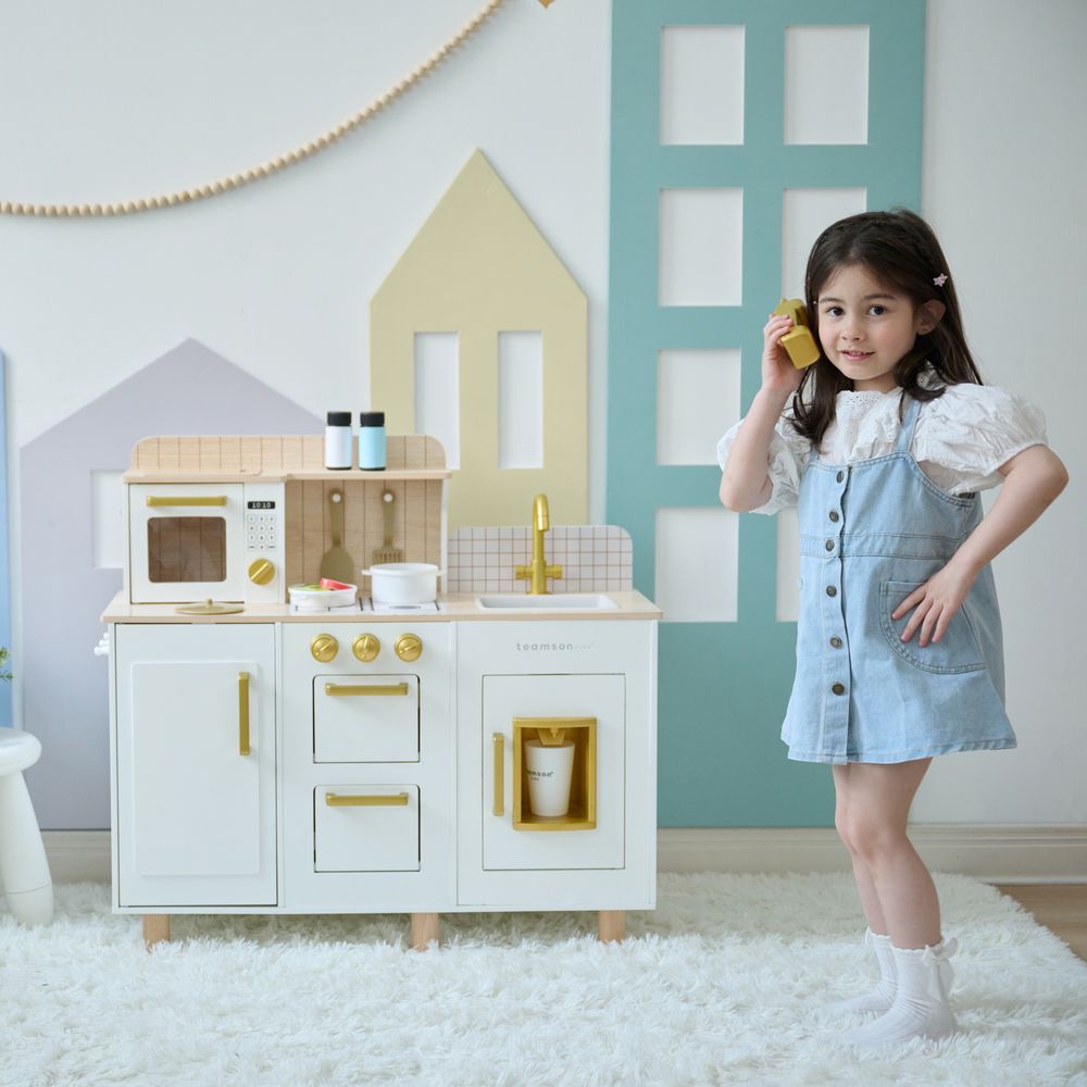 Alternative view of Little Chef Hampton Wooden Play Kitchen with Ice Dispenser & Sink - White
