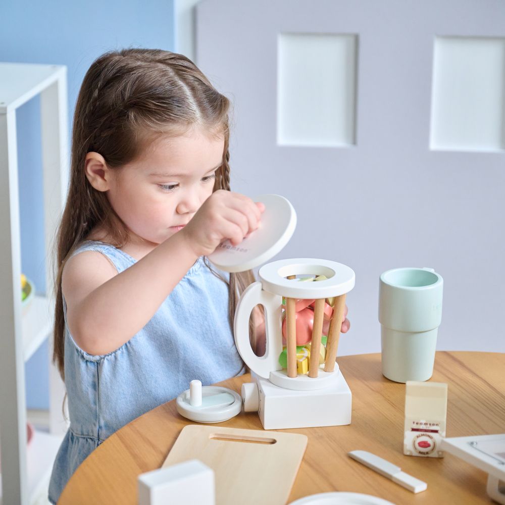 Alternative view of Little Chef Santa Barbara Wooden Healthy Dessert Set with 27 Accessories