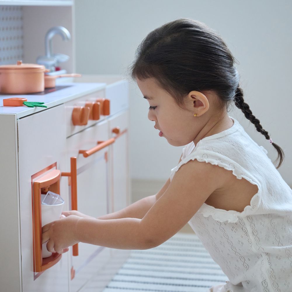Little Chef St. Louis Wooden Play Kitchen with Sink & Ice Dispenser - Pink - Image 6