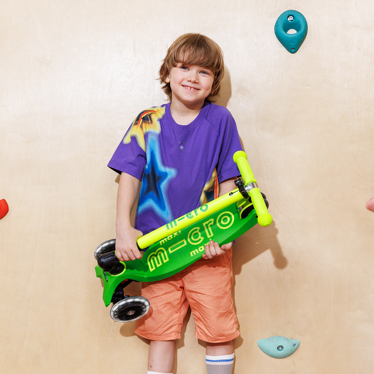Alternative view of Maxi Deluxe Foldable LED Neon Scooter - Parrot Green