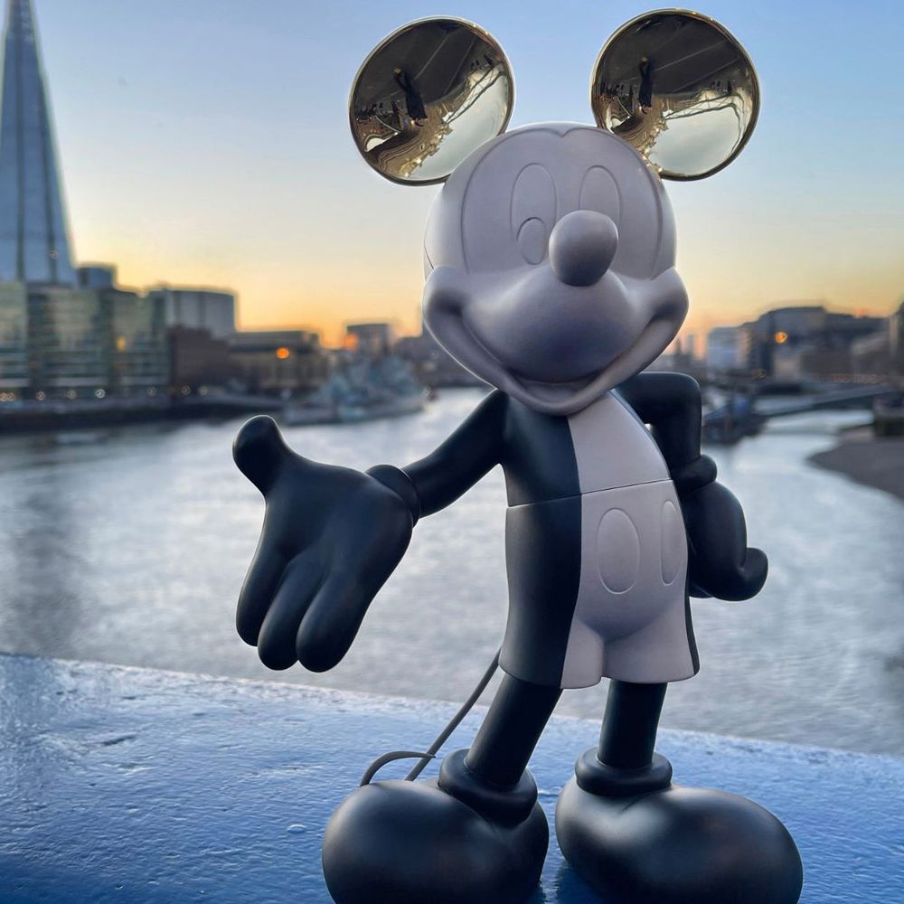 Mickey Mouse 12" Kelly Hoppen Figurine - Black, Taupe & Gold - Image 4