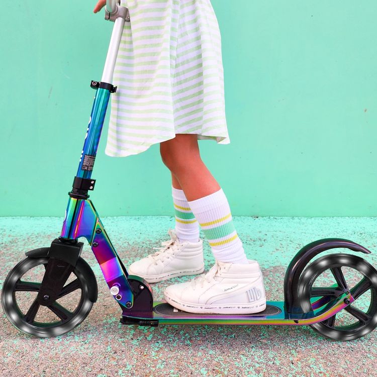Micro Cruiser LED Scooter - Neochrome - Image 4