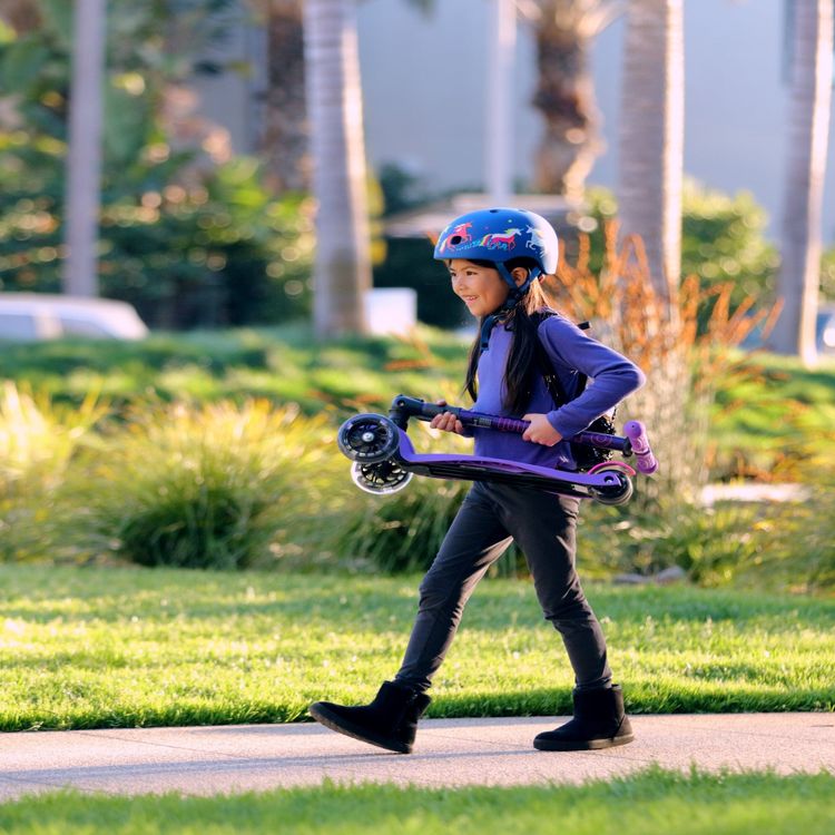Micro Maxi Foldable LED Scooter - Purple - Image 3