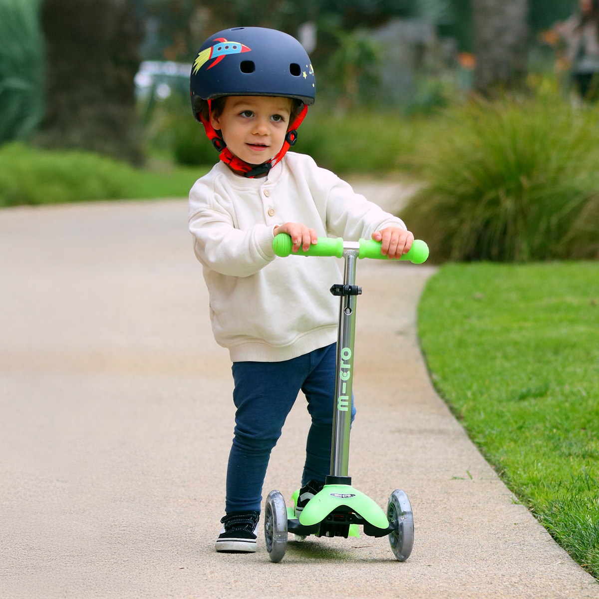 Alternative view of Mini Deluxe Glow LED Plus Scooter - Icy Lime