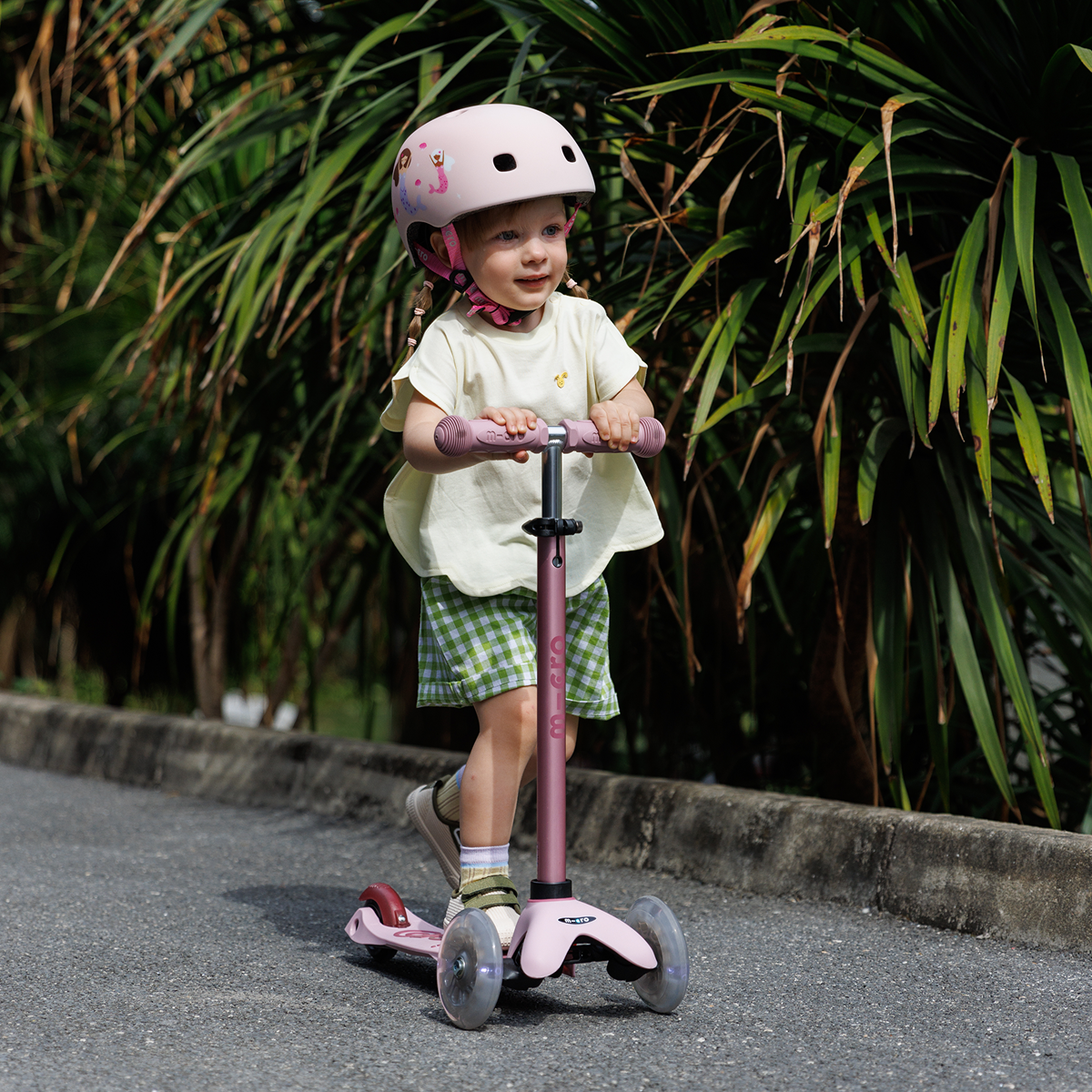 Alternative view of Mini Deluxe Rock & Go LED Scooter - Dusty Rose