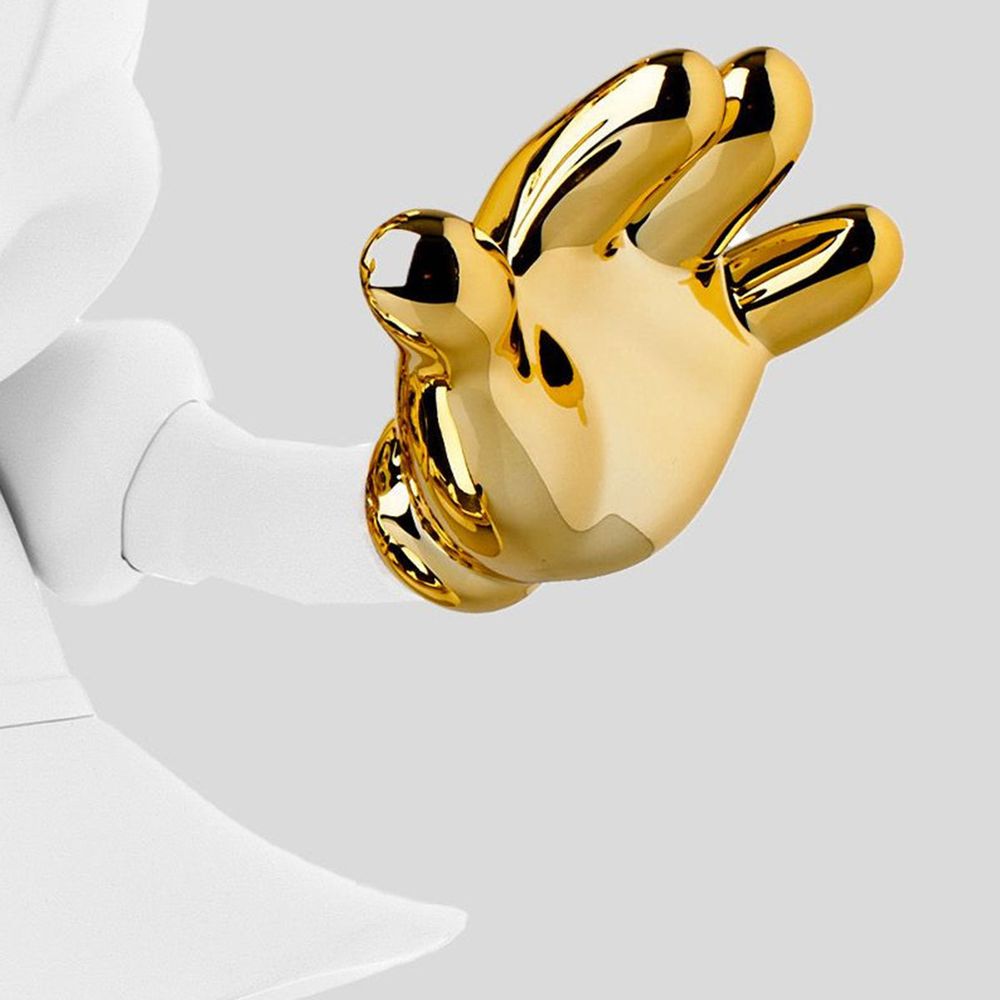 Alternative view of Minnie Mouse 12" Welcome Studio Figurine - White & Gold