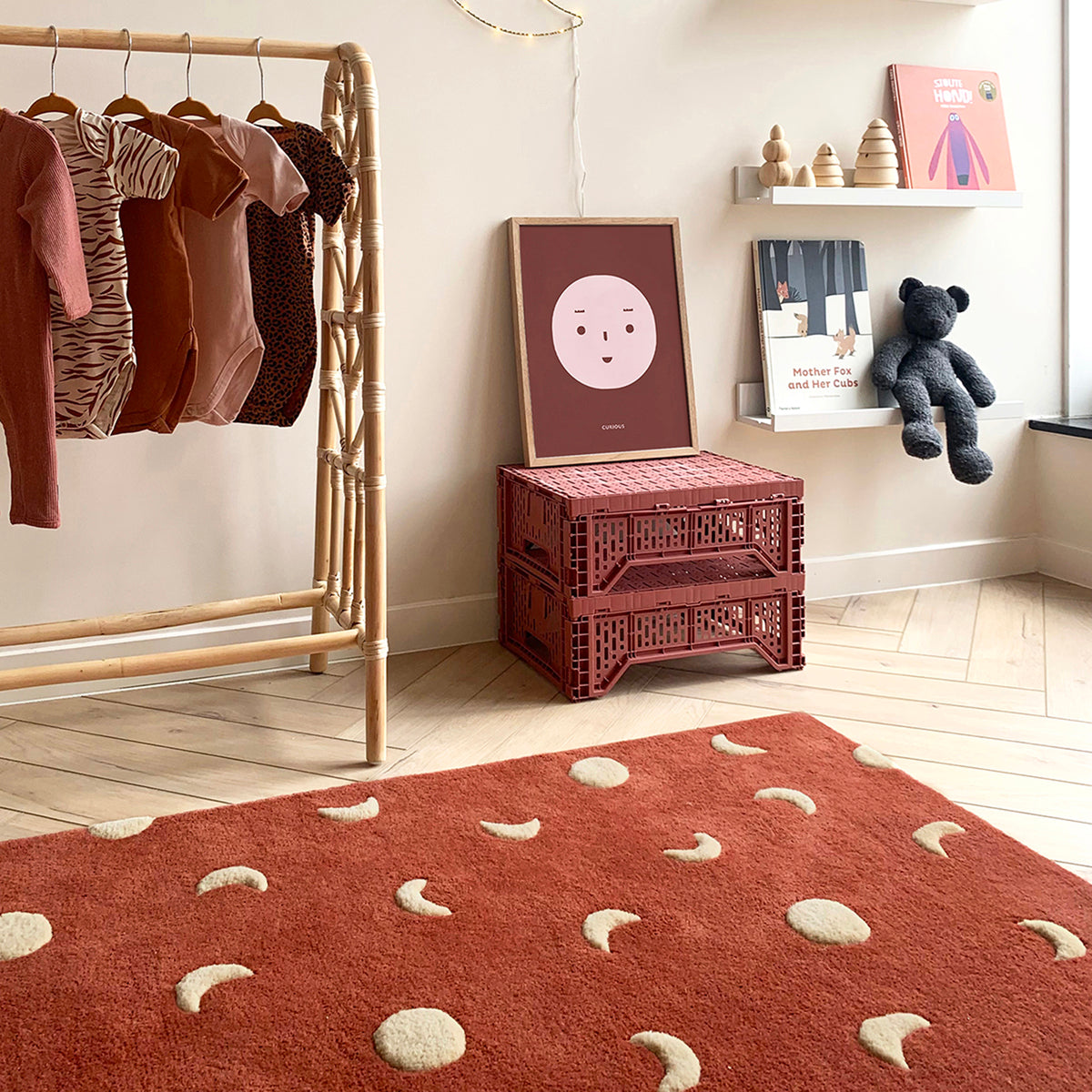 Alternative view of Moon Rug - Brick Red & Gold