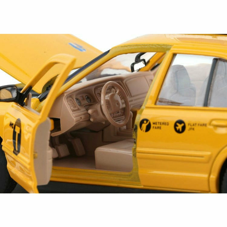 NYC Ford Crown Victoria Taxi Die cast - Image 3