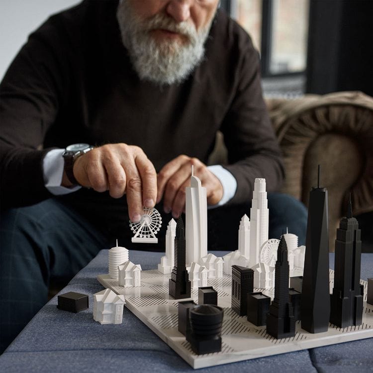 New York Versus Los Angeles Acrylic Chess Set with Marble Hatch Board - Image 4