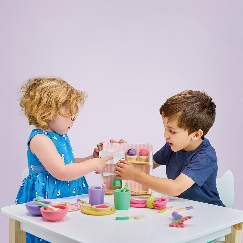 Alternative view of Party Time Lunch Set