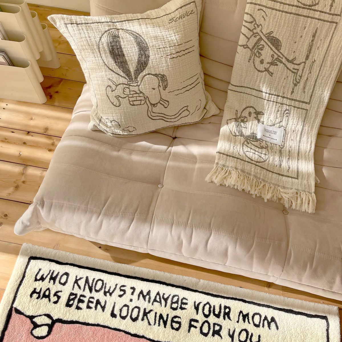 Alternative view of Peanuts Blanket Comic Dessert