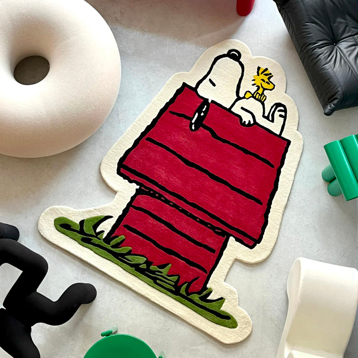 Alternative view of Peanuts Dog House Rug - 4' x 5'