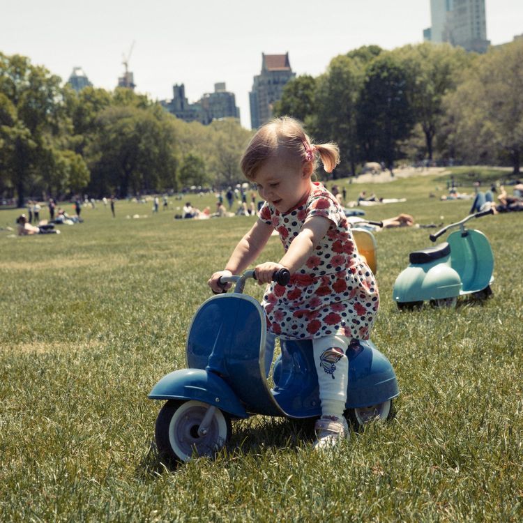 Primo Classic Ride-On Scooter - Blue - Image 3
