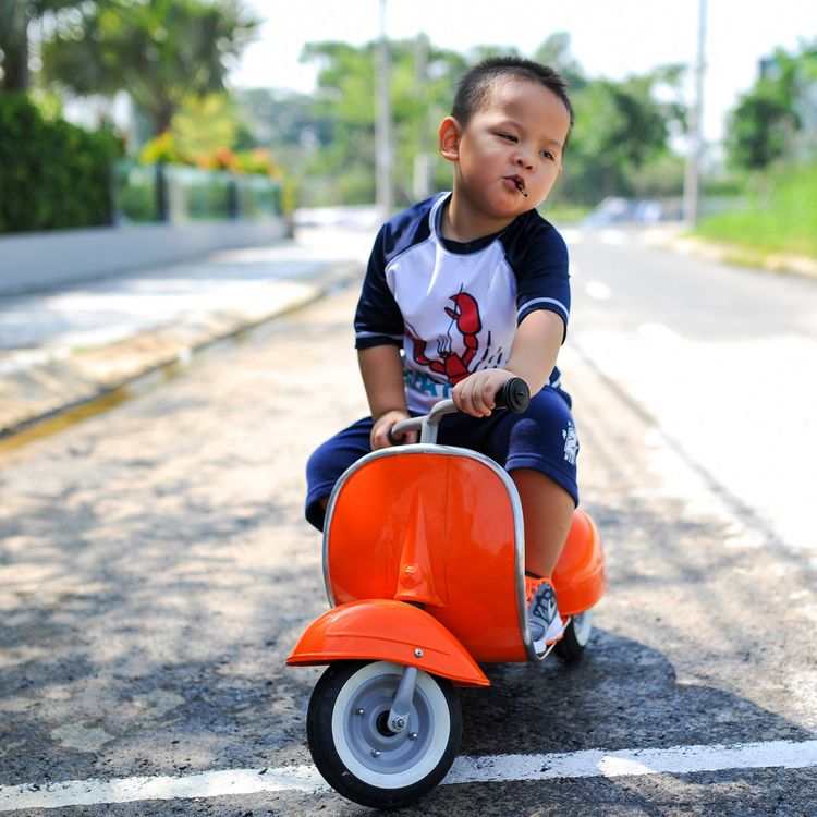 Alternative view of Primo Classic Ride-On Scooter - Orange