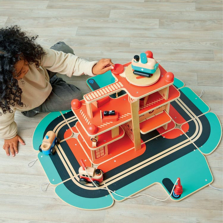 Rescue Responders Wooden Fire Station Playset - Image 4